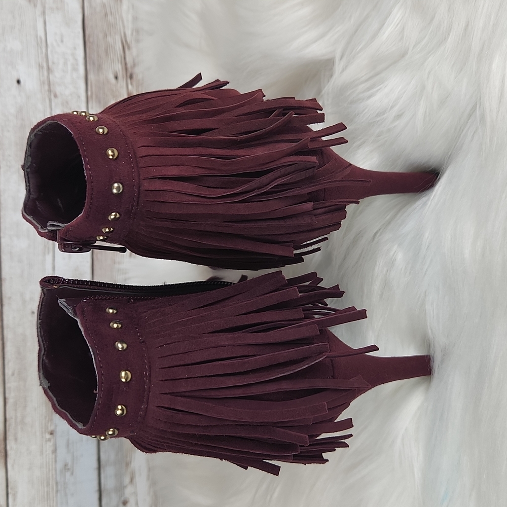 Nine West, women's Burgandy fringed suede heels, small gold hardware, Sz 6 1/2 - Picture 4 of 11